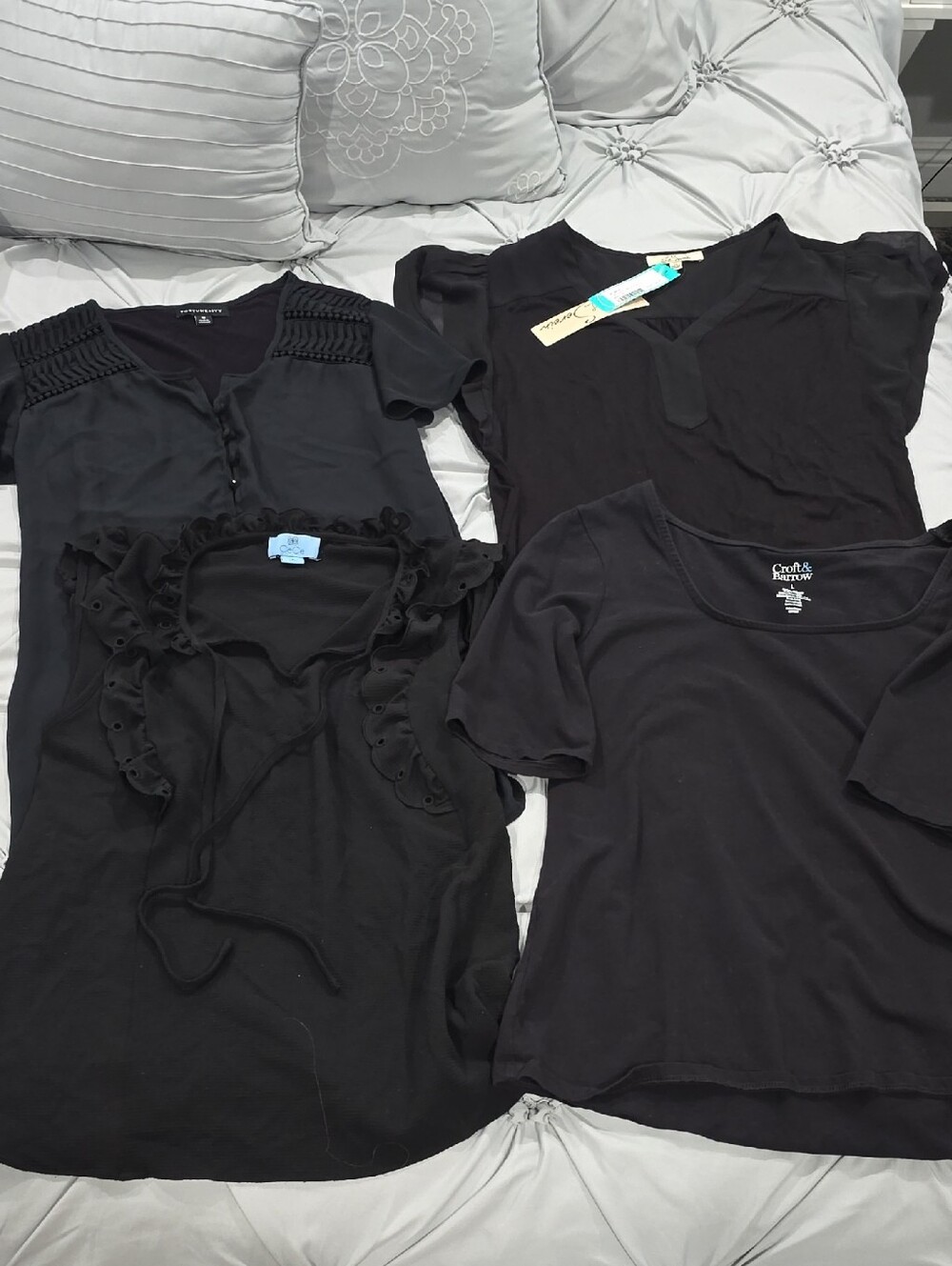Mixed Lot Of 4 Black Women’s Tops - Assorted Brands